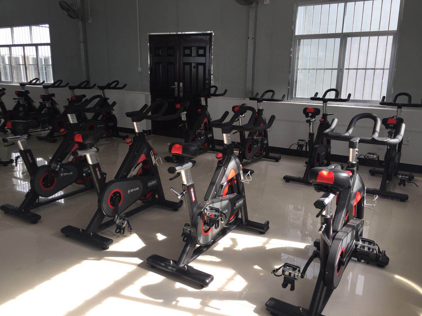 健身器材-广西第一人民医院职工健身房